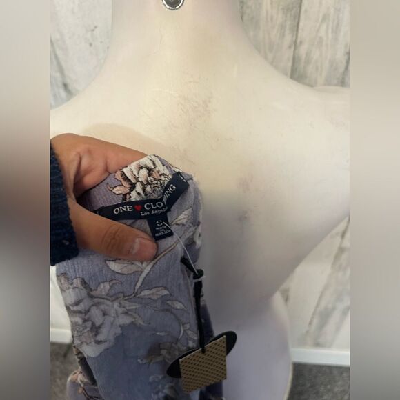 Floral blouse - Picture 2 of 6